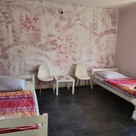 Mehrere Privatzimmer Lang Und Kurzfristig Zu Mieten 萨尔布吕肯 外观 照片